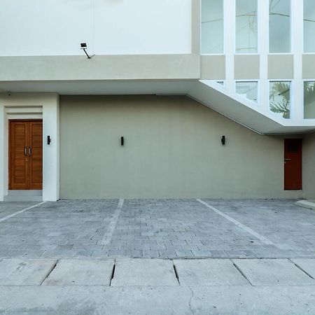 Oyo 1200 Kencana Residence Jimbaran  Exterior photo