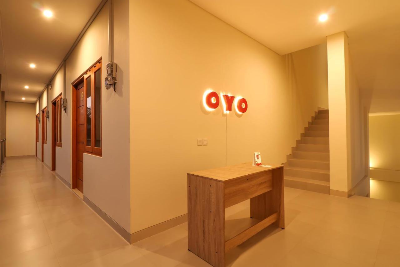 Oyo 1200 Kencana Residence Jimbaran  Exterior photo